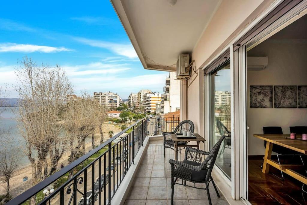Bright Central Apartment With Splendid Sea View! Chalkida Exterior foto