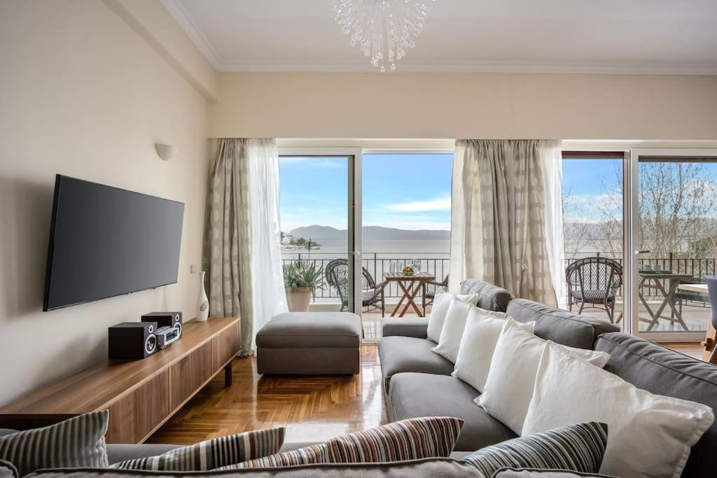 Bright Central Apartment With Splendid Sea View! Chalkida Exterior foto